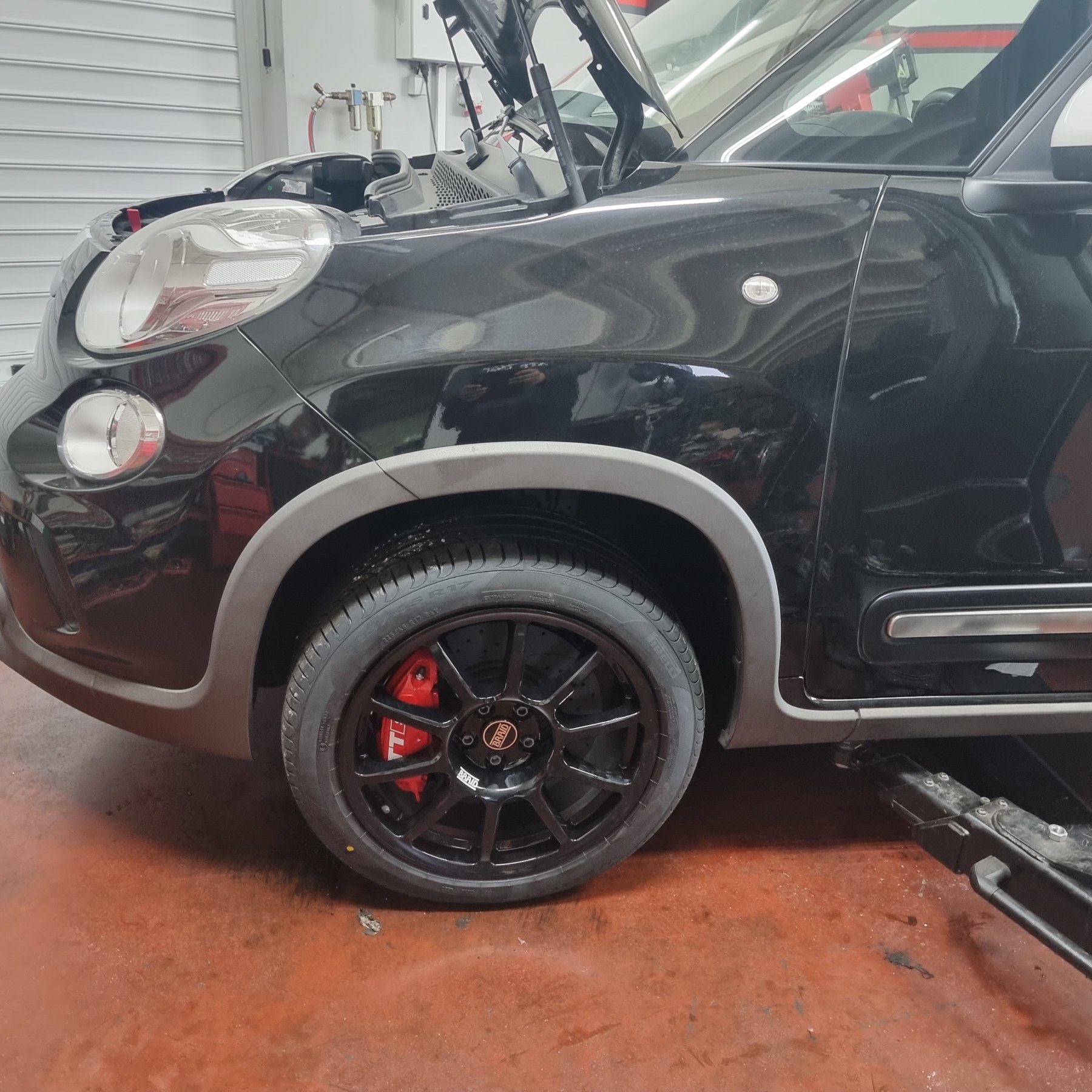 HyperBrake Motorsport Front 4pot Big Brake Kit without calipers for Fiat 500L for Ate 4pot Calipers from Audi A4 B9 and monoblock brake discs 330x32mm - Image 7